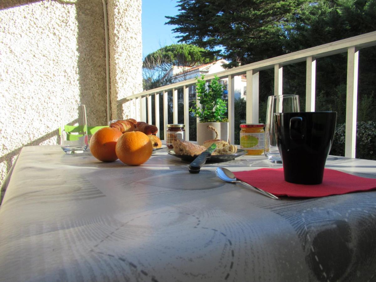Studio en bord de mer Saint-Cyr-sur-Mer Eksteriør bilde
